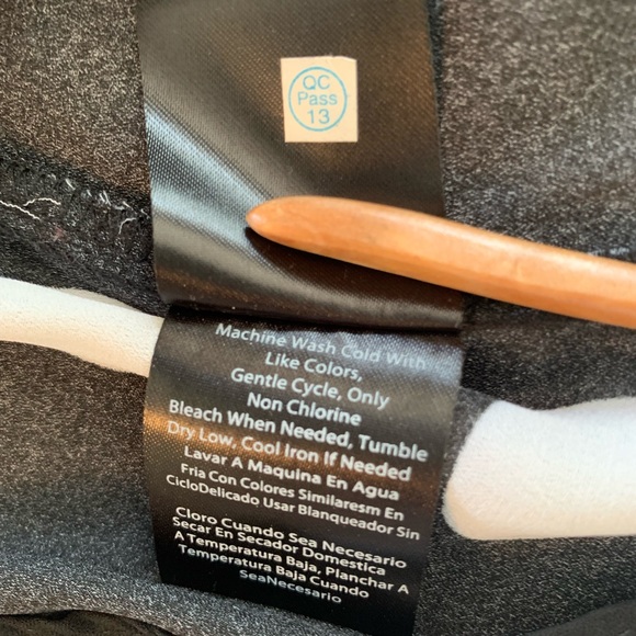 🎉 3 for $15 🎉 Harve Bernard polka dot blouse - Picture 7 of 7